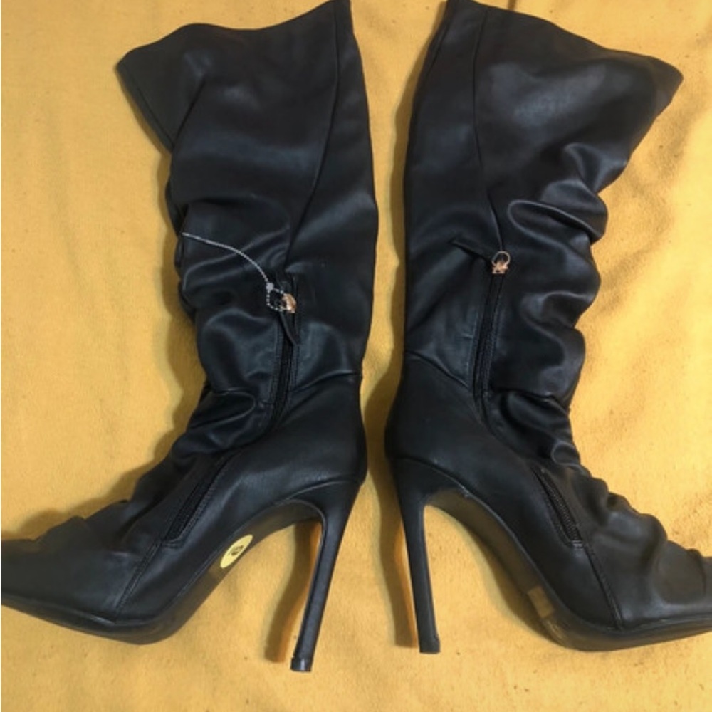 Black High Heel Knee Boots - Classic Women's Fashion